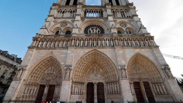 Expectación en el centro de París por la reapertura de la catedral de Notre Dame