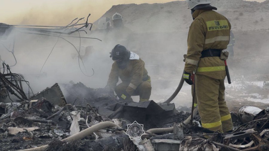 Se estrella un avión de pasajeros en Kazajistán