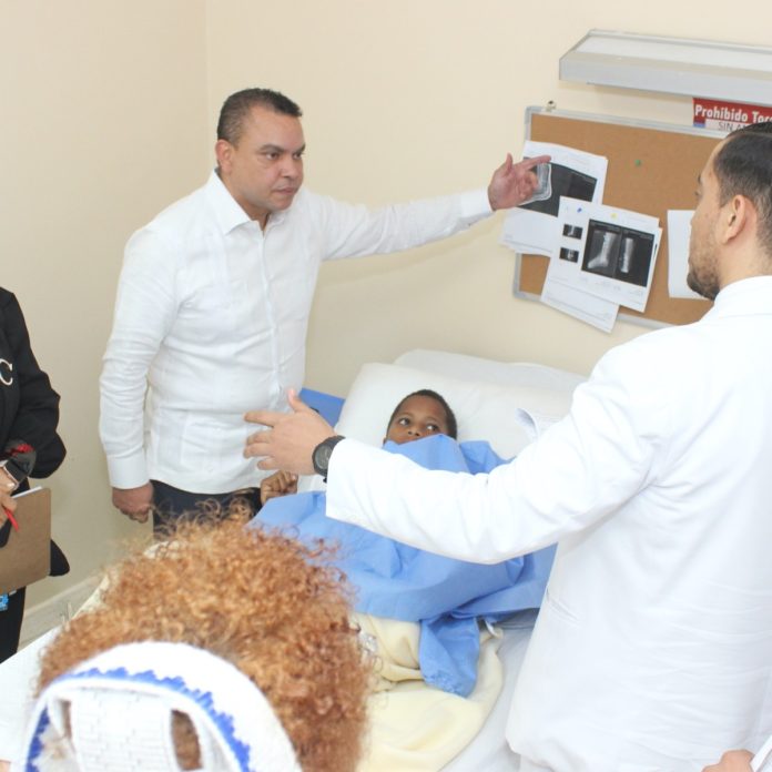 Durante feriado de Navidad,  Ney Arias Lora asistió más de 400 pacientes