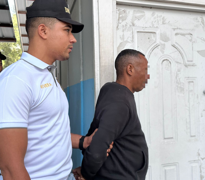 Envían a la justicia hombre por muerte de locutor en Santiago