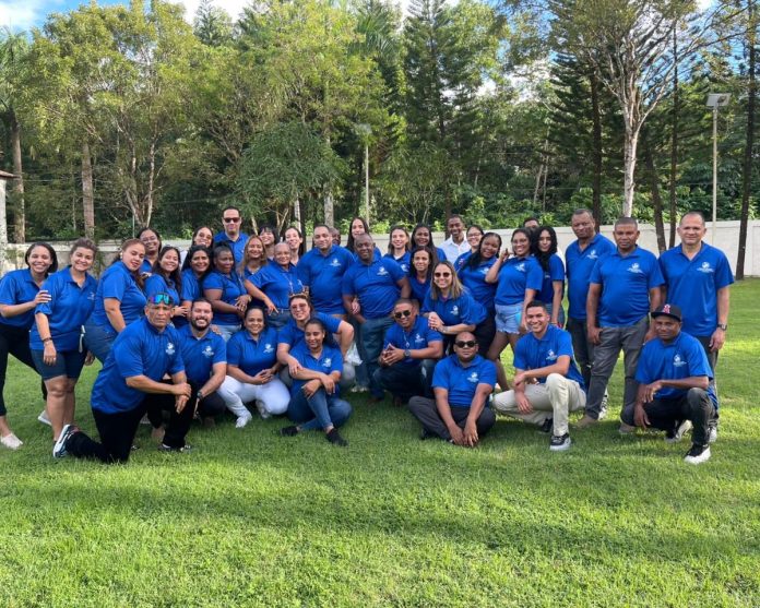 Gastroenterólogos conmemoran su día en un ambiente ameno y fraterno