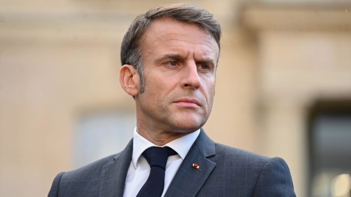 Macron inicia los contactos para formar un nuevo Gobierno en Francia