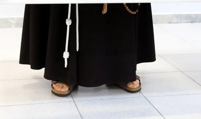 Monja usaba su posición religiosa para mediar entre presos y una red criminal