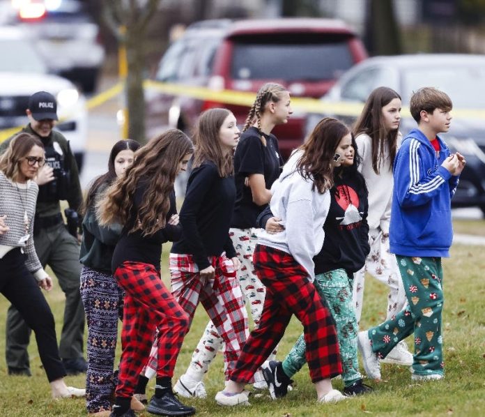 Mueren tres en un tiroteo en escuela Wisconsin, EU