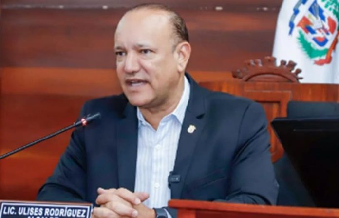 Ulises Rodríguez se pone a disposición del alcalde de Puerto Plata tras inundaciones