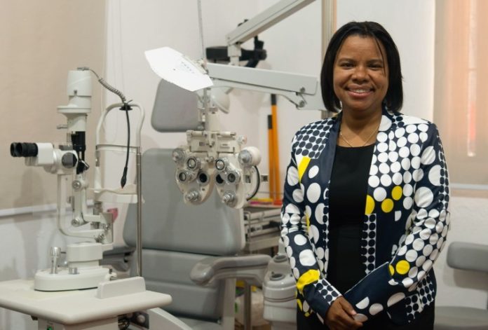 Iglesia dona seis meses de medicina y equipo médico a 112 niños especiales