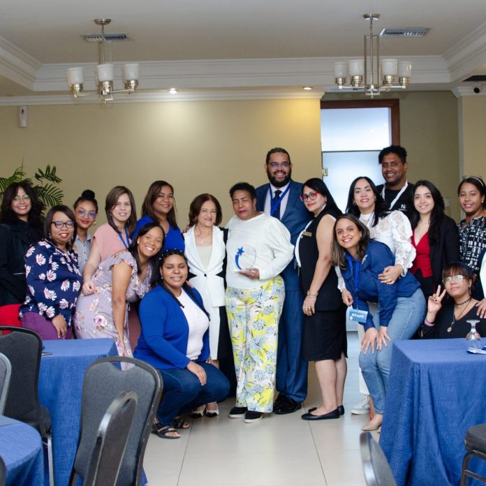 Ademicro celebra el Día Nacional del Microbiólogo Dominicano en honor al doctor Orangel Parada