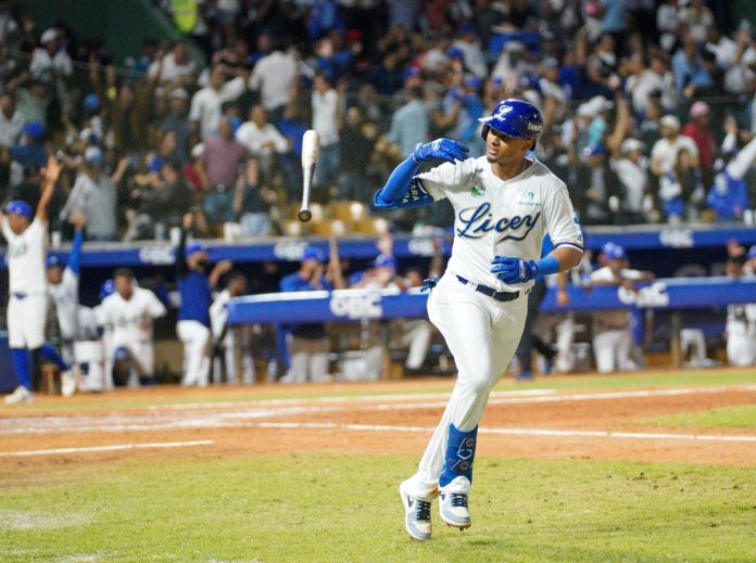 Licey derrota 4-3 a las Aguilas y se acerca a la final