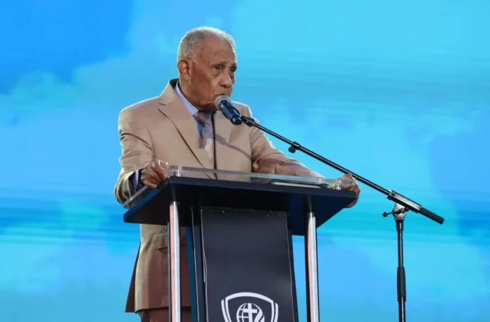 Periodistas dominicanas califican «como el primer acto de violencia simbólica del 2025», discurso de pastor Ezequiel Molina