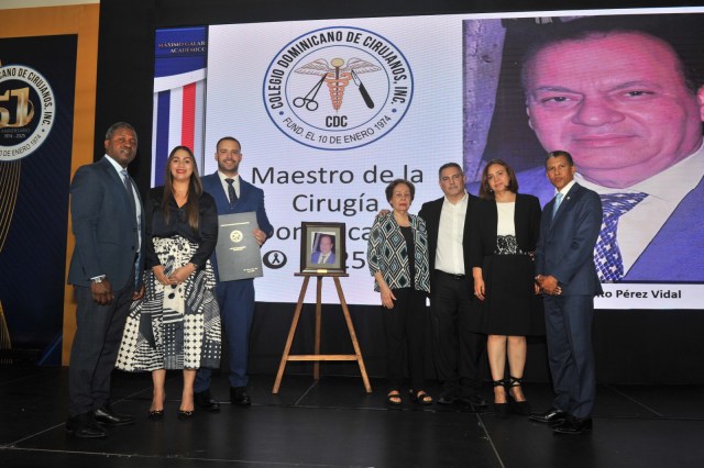 Reconocen a tres maestros de la cirugia dominicana