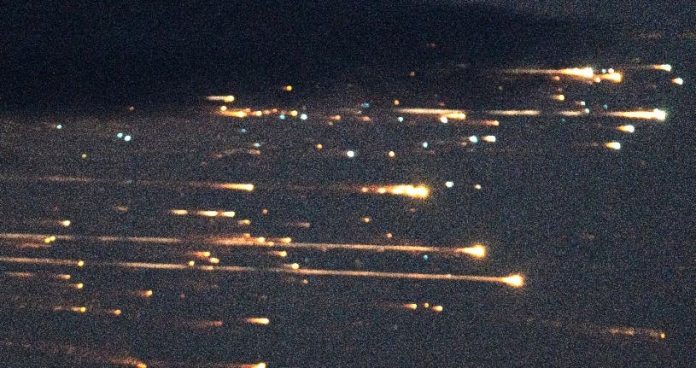 Restos de cohete iluminan cielo RD