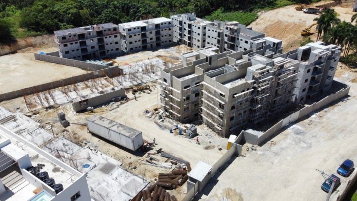 Retraso en certificación del Mitur para proyectos construcción