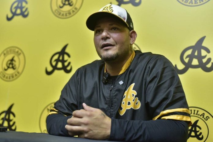 Yadier Molina motiva a las Águilas Cibaeñas a salir del tenebroso sótano