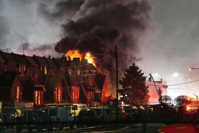 Cae ambulancia aérea en Filadelfia: Aumentan a siete los muertos y 19 los heridos
