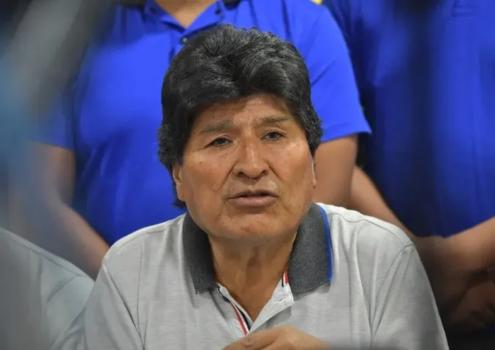 Evo Morales renuncia al partido oficialista