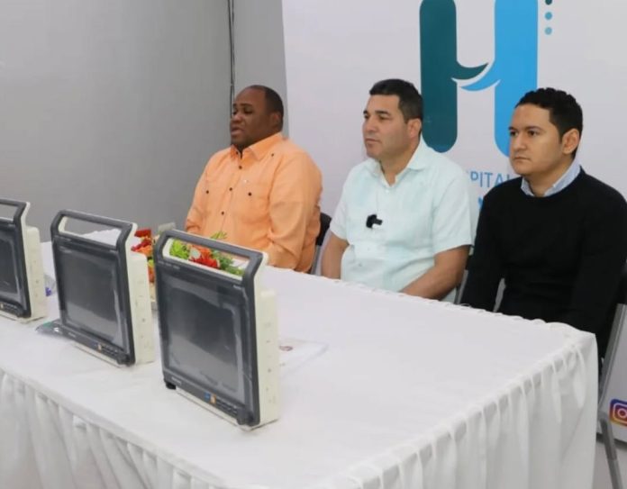 Hospital de Mao recibe monitores para el chequeo de signos vitales