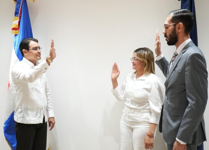 Juramentan directores en dos hospitales del SRS Cibao Norte