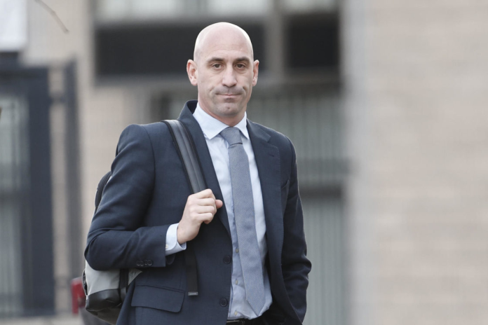 Luis Rubiales, condenado por agresión sexual por beso a Jenni Hermoso y absuelto de coacción