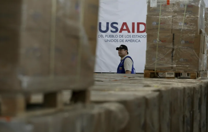 Ordenan a empleados de USAID que no acudan a oficina tras acuerdo de Trump y Musk para cerrarla