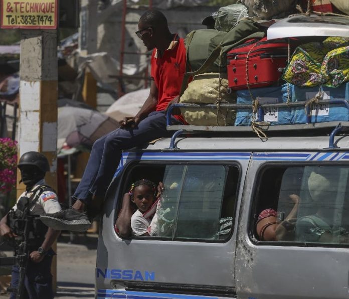 Policía de Haití abate miembros de bandas