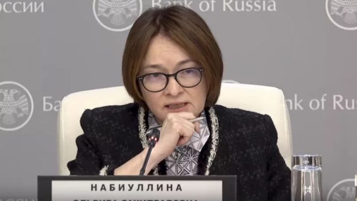 Quién es la ‘dama de hierro’ que impidió el desplome de la economía rusa e incluso la hizo crecer