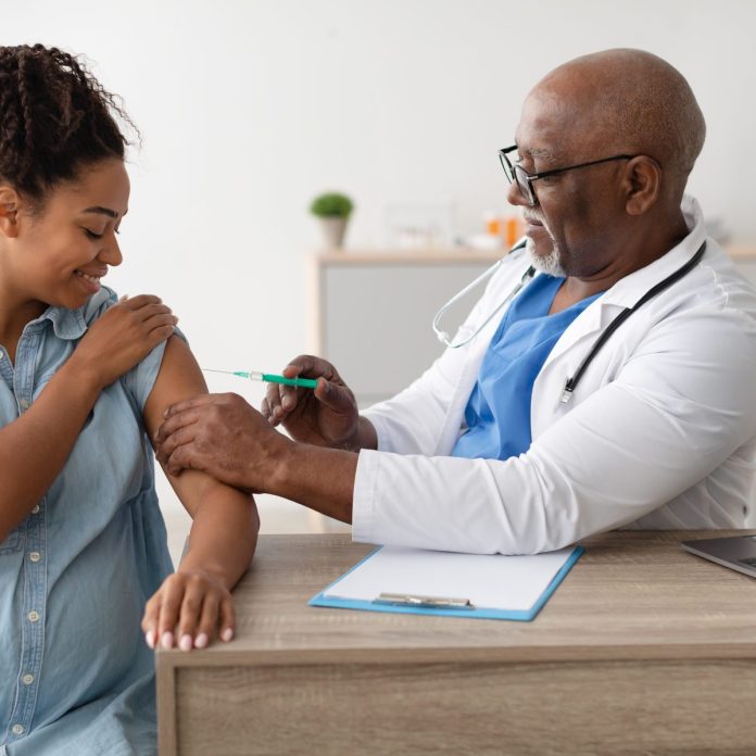 Sisalril estudia ampliar cobertura de vacunas en el Plan de Servicios de Salud