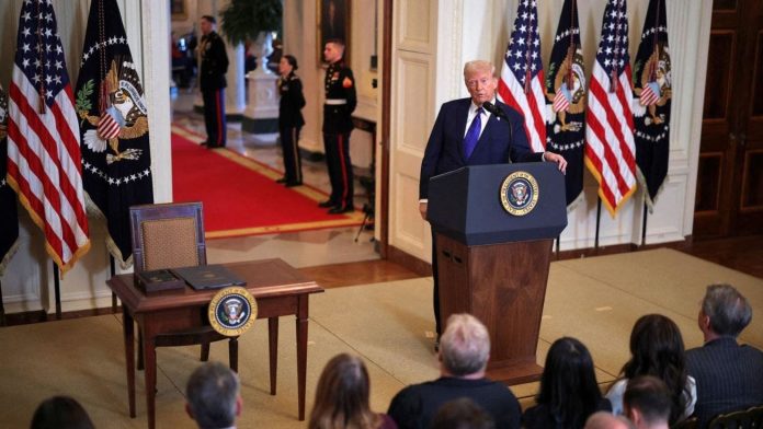 ¿Por qué Trump pausa por un mes la entrada en vigor de los aranceles a México?