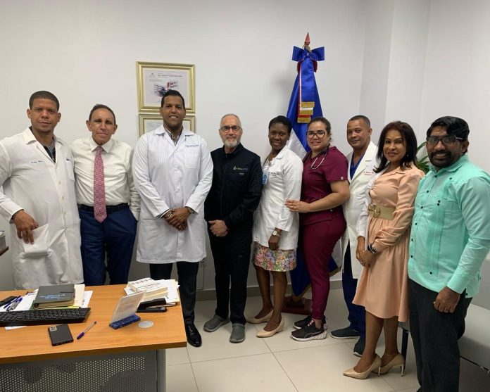 Cruz Jiminián realiza visita de cortesía al director del Hospital Mario Tolentino Dipp