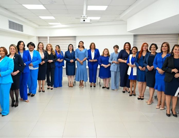 FEM destaca logros y retos de mujeres empresarias