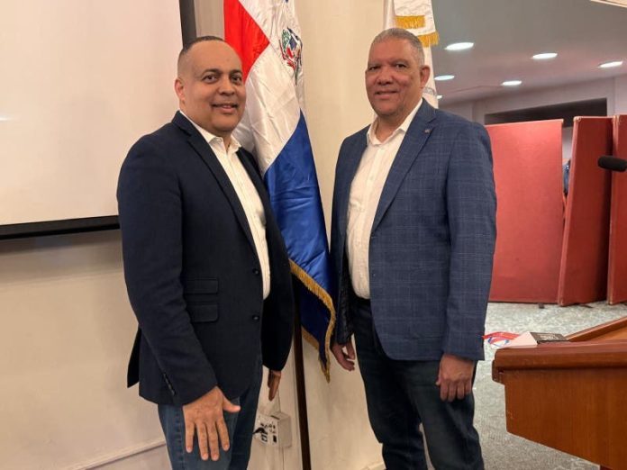 Fedombal firma acuerdo para campamentos en USA