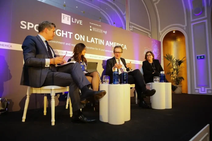 RD resalta plan para liderar en la industria semiconductores