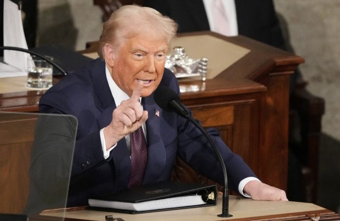 Trump pide fondos para la “mayor deportación”