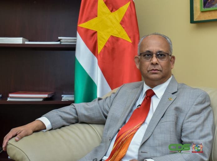 ¿Quién es Albert Ramdin, el nuevo secretario general de la OEA que promete diálogo con Maduro?  