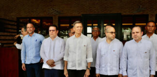 Embajador de Estados Unidos en Haití y canciller Roberto Álvarez se reúnen en la frontera