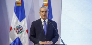 Abinader convoca hoy a industriales y comercio