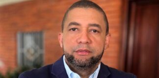 Gran abuso de poder y grosero atentado contra la libertad de prensa. Cuestionan arresto de creador de contenido demandado por presunta difamación. Colegio de Periodistas y sociedad de diarios, callaron