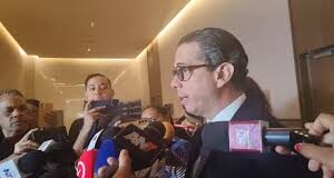 Empresarios y de alarmistas, dicen que esperan conocer plan de Gobierno para mitigar efectos de guerra de Medio Oriente en República Dominicana y no se fijan en depósitos existentes de combustibles para 100 días, suficientes hasta el término de la guerra