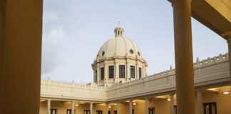 El Estado delincuente se rehúsa a indexar los salarios, pero permite un descontrol en los sueldos públicos. Senadores se niegan a desprenderse del millón de pesos como “barrilito”