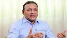 Reacciona al discurso. Abel: los «sacrificios» por la crisis internacional deben iniciar por el Gobierno, no por la gente