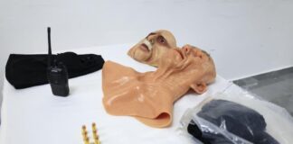 Desde La Victoria, recluso orquestó el asalto a joyería en Cristo Rey, según la Policía. Ausencia de inhibidores de frecuencia, facilita uso de celulares