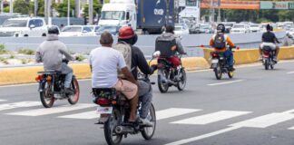 Motoristas que persiguen en grupo a conductores elevan el riesgo en las calles. La criminalidad continua en motores y guaguas la estableció la partidocracia, en concreto el PRD y reforzada por el PRM