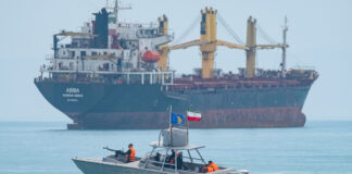 Trump nombra la «única razón» por la que los iraníes siguen vivos