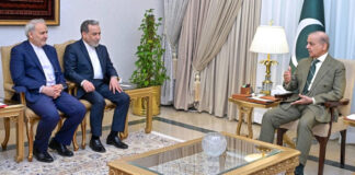 Reuters: El canciller iraní presenta una lista de demandas al mediador pakistaní