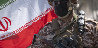 «Presumen de cartas»: el jefe del Parlamento iraní desafía a Trump en su propia ‘partida’