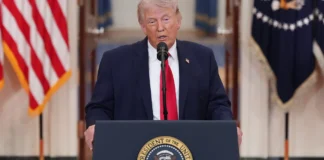 El Ibex retrocede un 1,6% y el petróleo se dispara un 7% tras el encendido discurso de Trump que aleja el fin de la guerra con Irán