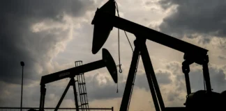 El precio del petróleo se hunde un 13%, hasta 95 dólares, tras acordar EEUU e Irán un alto el fuego temporal