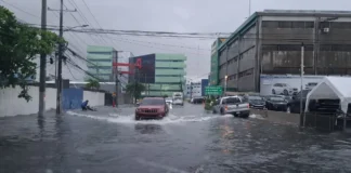 Vaguada continúa provocando fuertes aguaceros en varias provincias del país