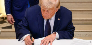 Jameneí: Violación del acuerdo por parte de Trump demostró una vez más la inutilidad de su firma