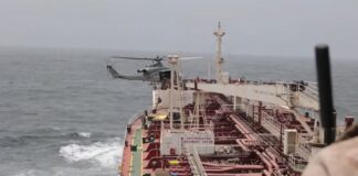 AP: EE.UU. e Irán negocian una tregua que daría a Teherán protagonismo en el tránsito por Ormuz