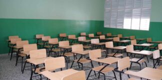 A un mes del regreso a clases, la ADP denuncia déficit de aulas y docentes Incompetencia del ministro de Educación De Camps apunta a la causa